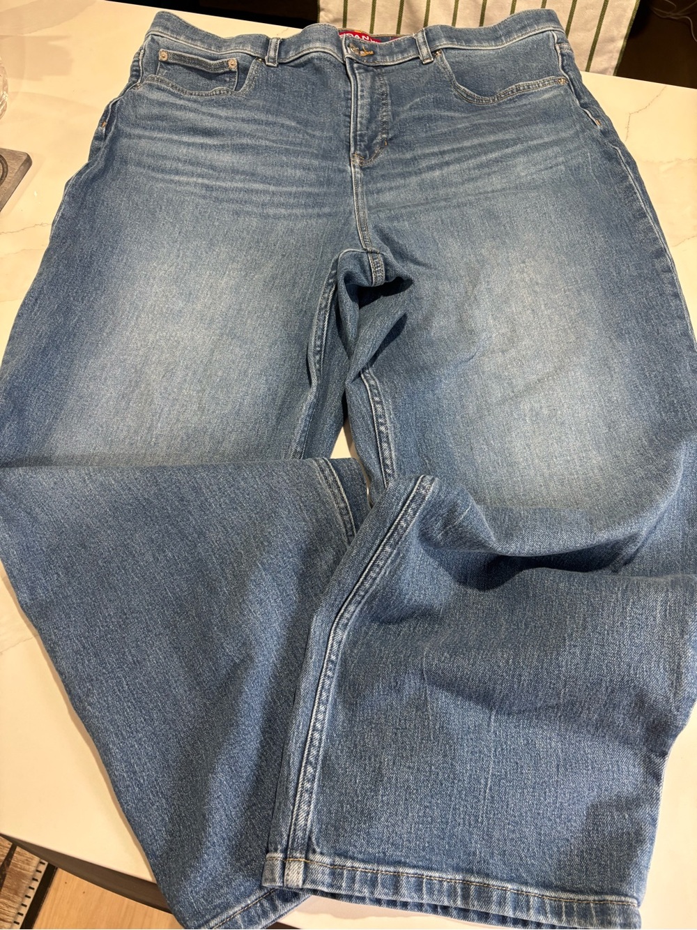 SPANXshape® Authentic 360
90s Straight Leg Jeans